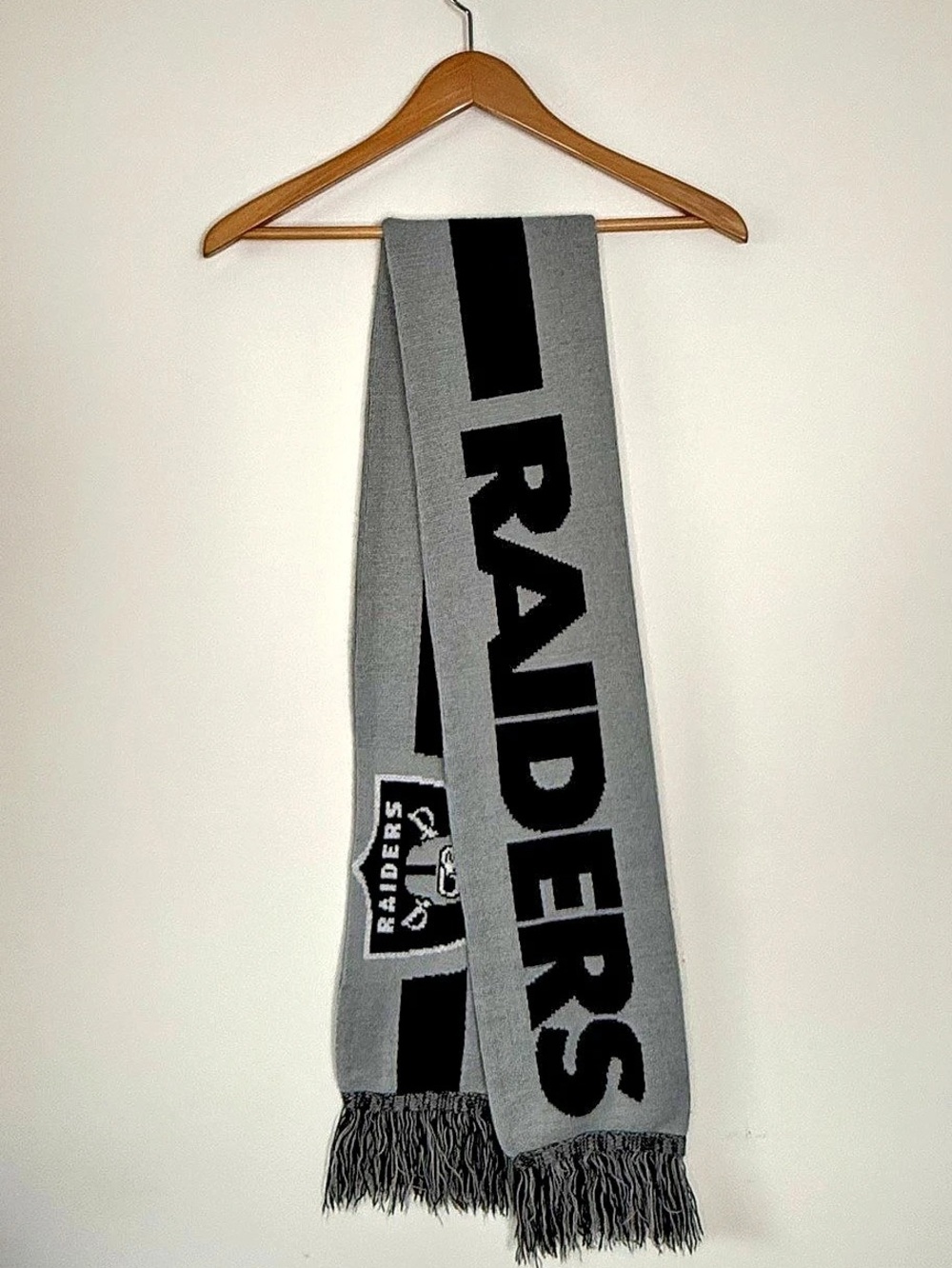 Raiders Gray & Black Scarf